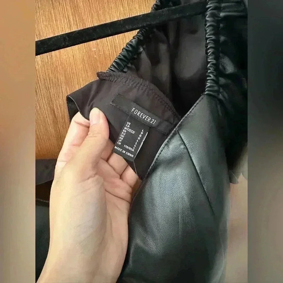 NWT Forever21 Faux Leather Puff-Sleeve Mini Dress - Picture 7 of 9